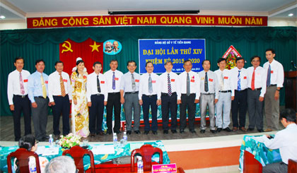 Ra mắt BCH nhiệm kỳ mới tại đại hội.