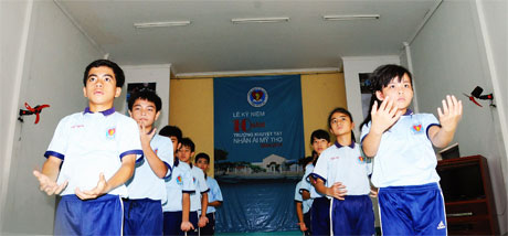 Luyện tập văn nghệ, chuẩn bị cho lễ tổng kết năm học.