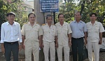 Chỉnh trang, làm gọn cáp thông tin viễn thông đường Nguyễn Văn Côn