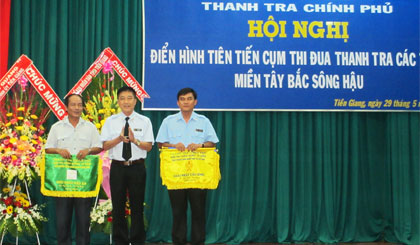Ngoài thành tích chuyên môn, nghiệp vụ, Thanh tra Tiền Giang dẫn đầu  về thành tích văn nghệ, thể thao của cụm miền Tây Bắc sông Hậu.