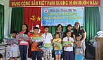 Trao 115 phần quà cho học sinh nghèo xã Mỹ Phong