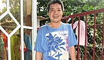 Anh thương binh ở nhà thuê, đi bán vé số cần sự giúp đỡ