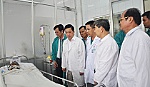 Lãnh đạo tỉnh thăm, tặng quà điều dưỡng Võ Văn Đấu