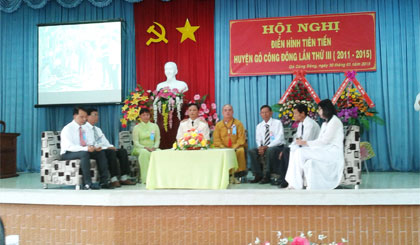 Giao lưu với các điển hình tiên tiến huyện Gò Công Đông.