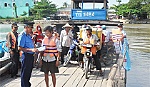 Đình chỉ giải quyết đơn khiếu nại của chủ đò không giao trả bến phà