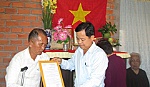 Bàn giao nhà tình nghĩa cho ông Ngà