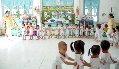 Giờ học của các bé ở Trường Mầm non Hoa Hồng.