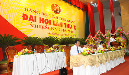 Đoàn chủ tịch điều hành phiên trù bị.