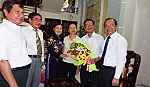 Lãnh đạo tỉnh thăm, chúc mừng các thầy giáo, cô giáo đã nghỉ hưu