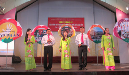 CLB GĐ phát triển bền vững và Đội Phòng, chống BLGĐ ấp Lương Phú A, xã Lương Hòa Lạc giới thiệu về mô hình hoạt động.