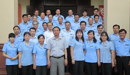 Tổng Thanh tra Chính phủ Huỳnh Phong Tranh và  CB-CC Thanh tra Tiền Giang.