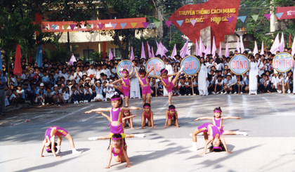 Hội khỏe Phù Đổng năm 1999.                                                                                                                    Ảnh: NGỌC TRUNG