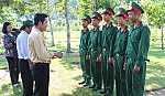 TP. Mỹ Tho: Thăm, tặng quà cho chiến sĩ mới