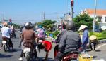 Bán hàng rong tại các giao lộ gây mất trật tự