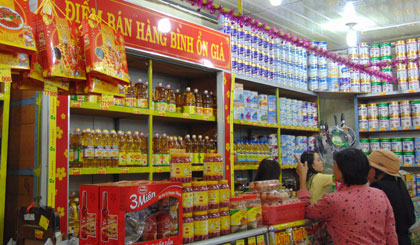 một trong những điểm bán hàng bình ổn giá phục vụ Tết Nguyên đán Bính Thân năm 2016 của HTX TM - DV phường 1 (TP. Mỹ Tho) 