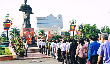 Lễ hội Anh hùng dân tộc Trương Định tại TX. Gò Công.
