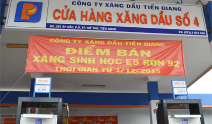 Một điểm bán xăng sinh học E5 của công ty xăng dầu Tiền Giang.