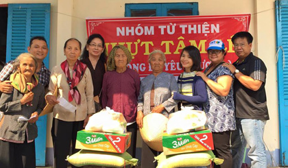 Một chuyến làm từ thiện của nhóm “Nhựt Tâm Lê”.