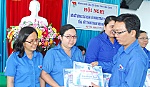 Trao thưởng cho tập thể, cá nhân có thành tích trong công tác Đoàn