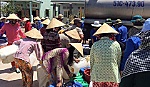 CLB Bát cháo đêm: Hỗ trợ nước uống cho 800 hộ nghèo