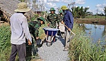 Bộ đội Biên phòng tham gia làm đường giao thông nông thôn