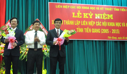 Theo số liệu thống kê, tính đến cuối năm 2015, Tiền Giang có trên 22.000 trí thức; trong đó có trên 1.000 trí thức có trình độ sau đại học.