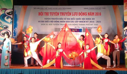 Một cảnh trong chương trình dự thi TTLĐ của đơn vị TP. Mỹ Tho.