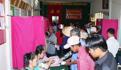 Đông đảo cử tri xã Tân Mỹ Chánh, TP. Mỹ Tho đi bầu cử. Ảnh: Ngọc Trung