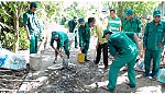 Trên 100 cán bộ, chiến sĩ tham gia nâng cấp giao thông nông thôn