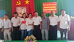 Trao Kỷ niệm chương 