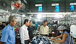 Giám sát việc thực hiện pháp luật lao động đối với người lao động