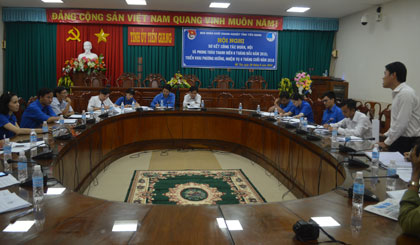 Tại hội nghị.