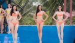 Thí sinh Hoa hậu Việt Nam trong phần thi 