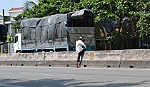 Hiểm họa chết người khi leo qua dải phân cách