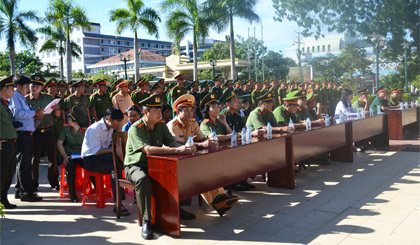 ĐV-TN khối LLVT ra quân Chiến dịch “Hành quân xanh”.