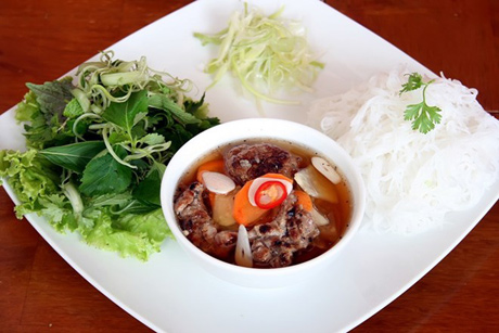 Bún chả Việt Nam có hương vị hấp dẫn đặc biệt.