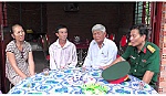 Cục Chính trị BTL Quân khu 9: Thăm gia đình chính sách xã Long Tiên