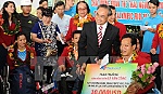 Chào đón đoàn thể thao người khuyết tật Việt Nam đại thắng trở về