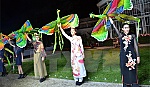Thổ cẩm Việt Nam đi chinh phục kinh đô thời trang thế giới