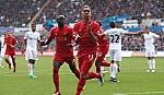 Ngược dòng hạ Swansea, Liverpool leo lên tốp 2 Premier League