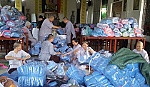 Tặng 400 phần quà cho đồng bào bị thiên tai ở miền Trung