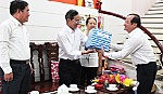 Lãnh đạo tỉnh thăm, chúc mừng các cán bộ, nhà giáo tiêu biểu nhân 20-11