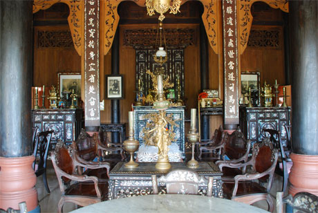 Bên trong ngôi nhà cổ của ông Phan Văn Đức.