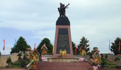 Tượng đài Chiến thắng Cổ Cò 			Ảnh: T.L