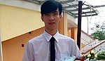 Sinh viên Đỗ Hoàng Khuê vinh dự nhận giải thưởng 