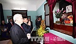 Tổng Bí thư Nguyễn Phú Trọng dâng hương tưởng niệm Bác Hồ