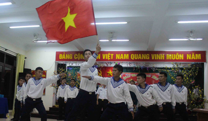 Không khí đêm giao thừa diễn ra sôi động, thắm đượm nghĩa tình nơi đảo xa.