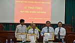 Văn phòng Tỉnh ủy: Trao Huy hiệu 30 năm tuổi Đảng