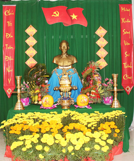 Bàn thờ Tổ quốc của phường 7.