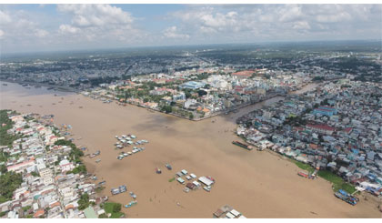 Xây dựng TP. Mỹ Tho là hạt nhân, đầu tàu phát triển kinh tế - xã hội của tỉnh. Ảnh: Trần Liêm